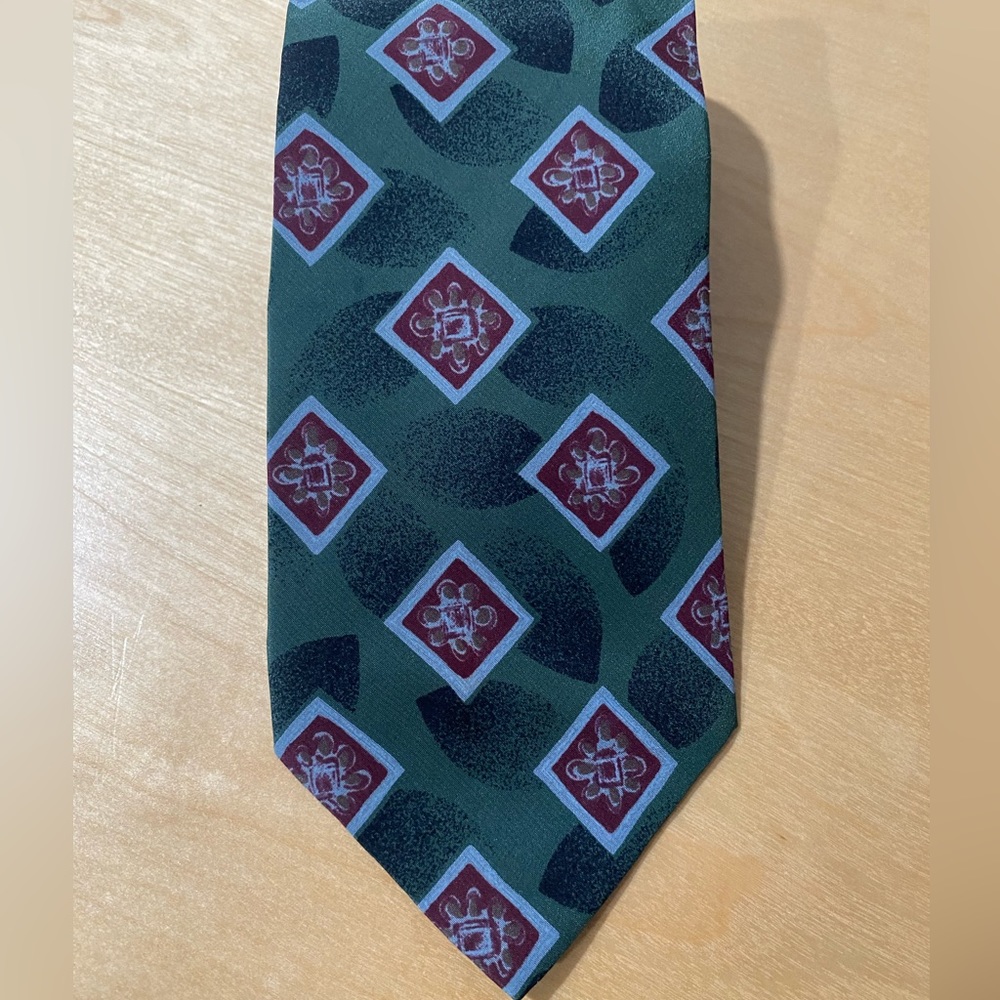 Valentino Men’s Green geometric print 100% silk luxury neck tie